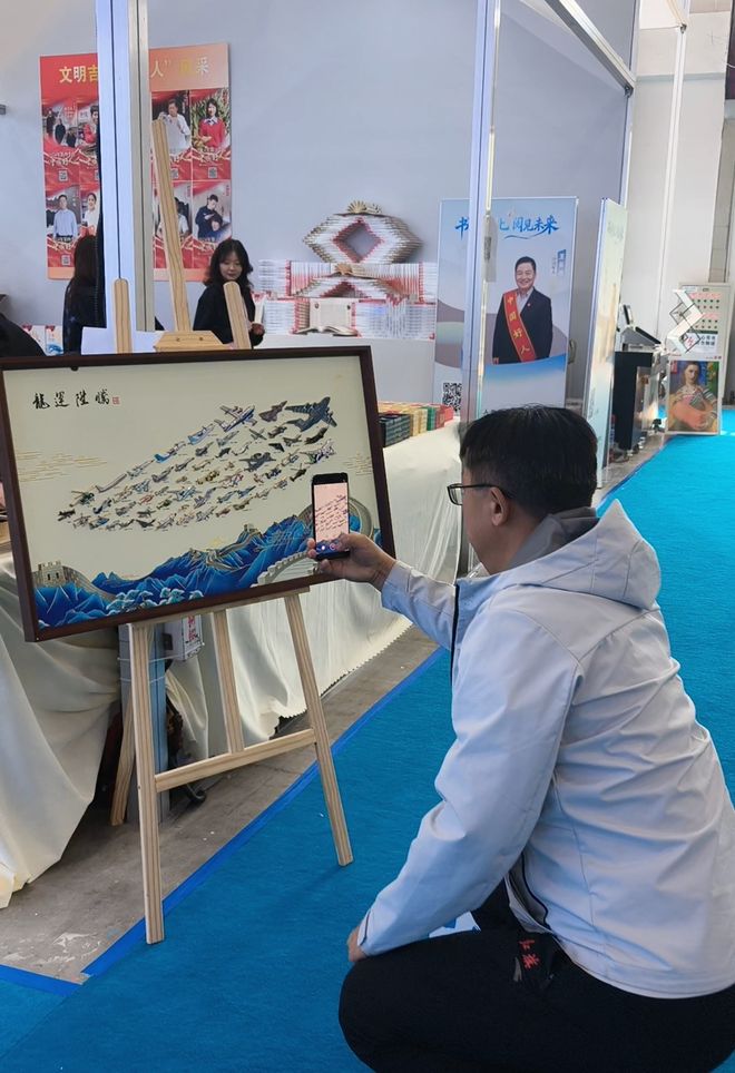 码KOL探展团解锁东北书博会不朽情缘正版红人解码书香密(图5)